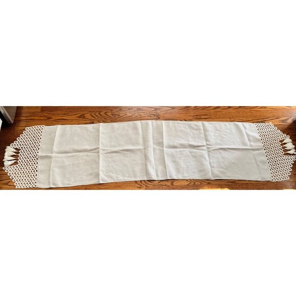 Vintage Handmade Linen Table Runner With Crochet Lace Tassel Trim - Picture 2 of 9
